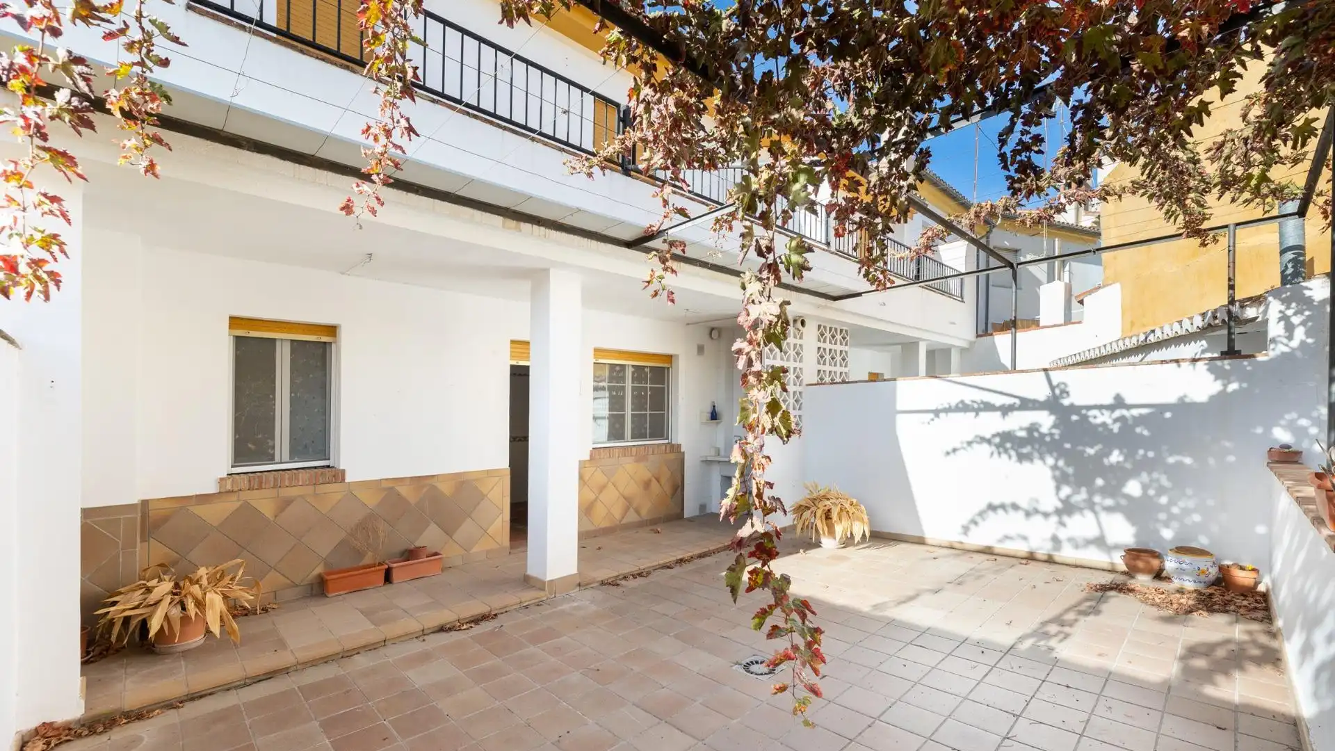 Vista exterior de Casa adosada en venta en Alfacar con Terraza