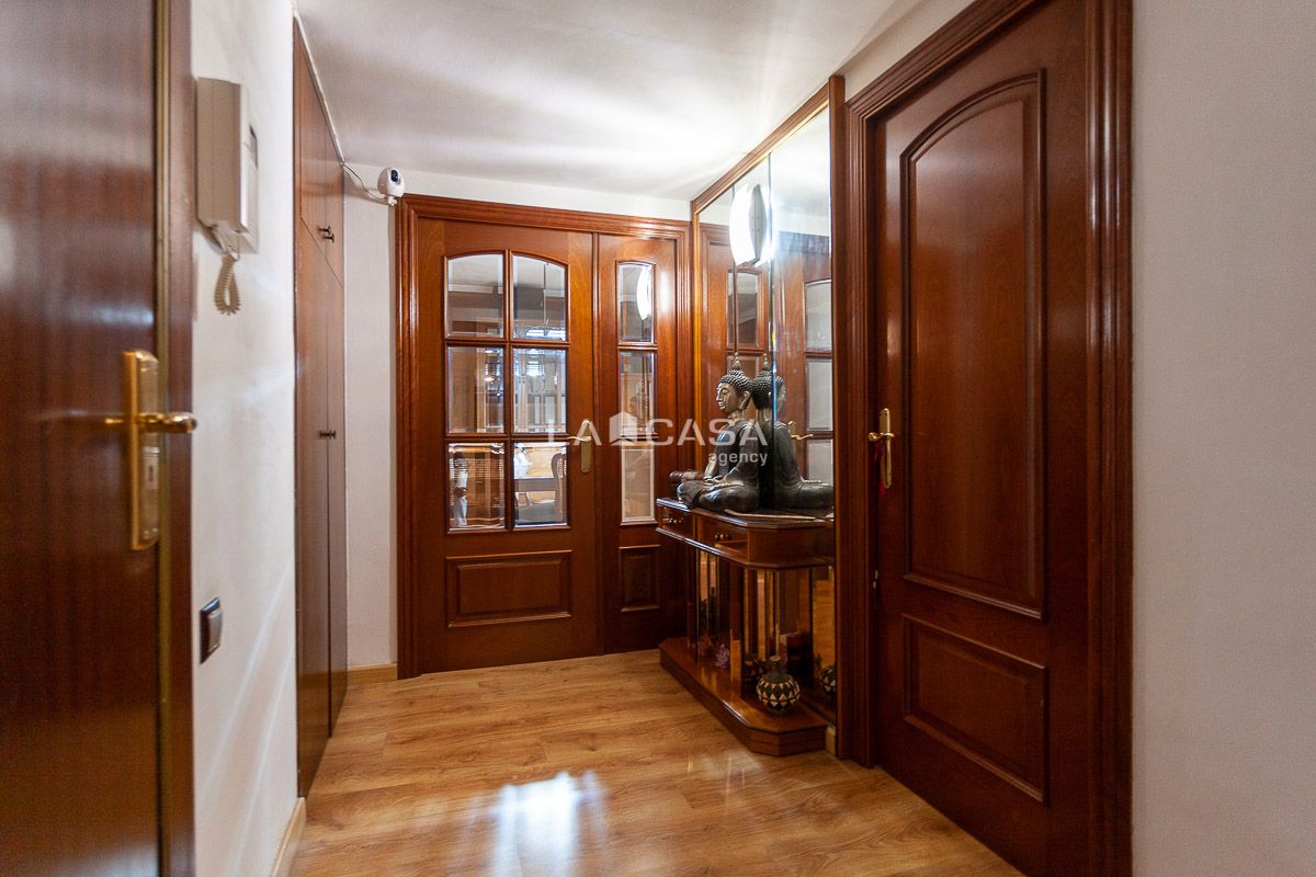 Flat for sale in L'Hospitalet de Llobregat  with Balcony