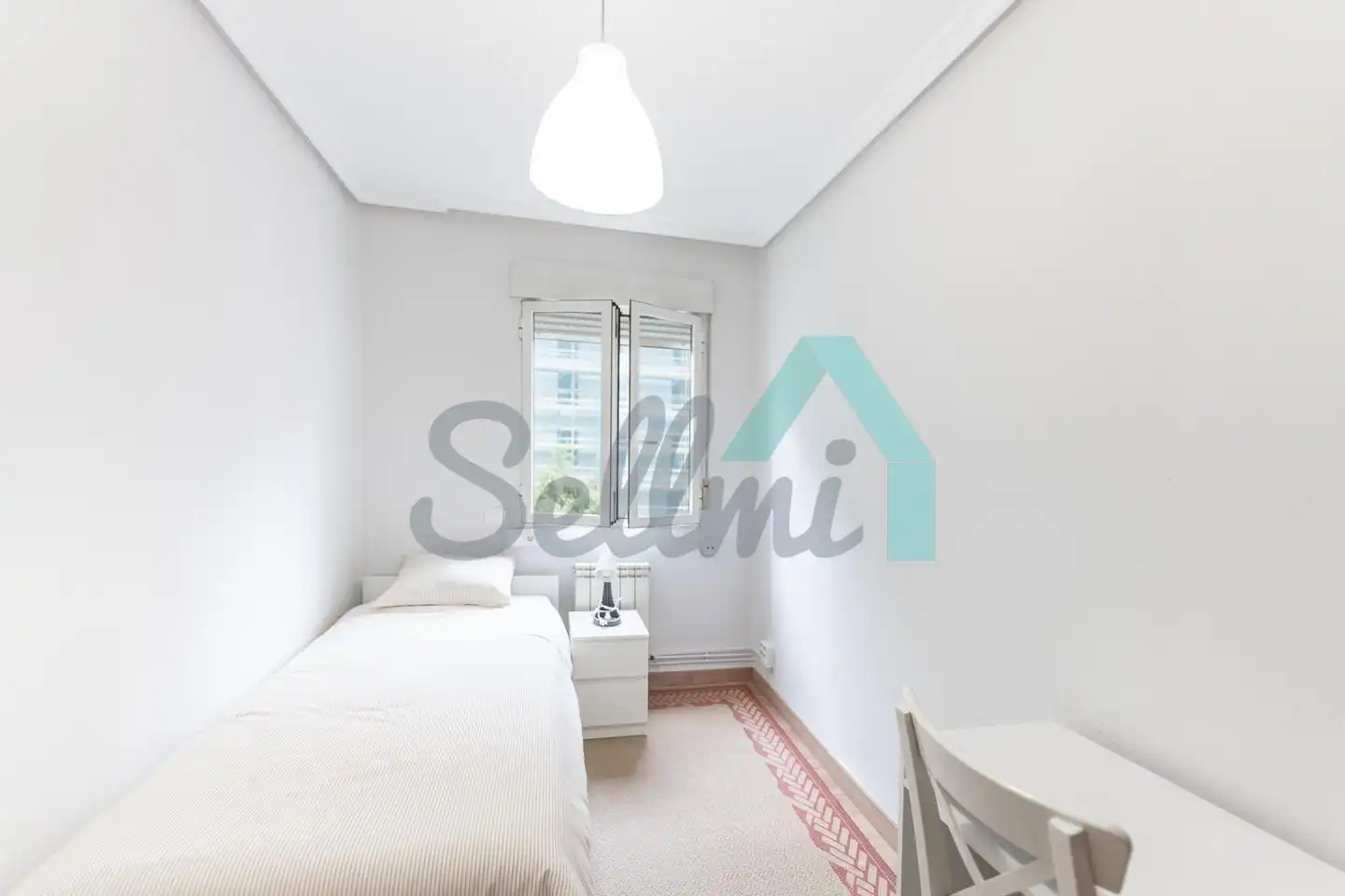 Habitación de Piso de alquiler en Oviedo  con Calefacción, Terraza y Amueblado