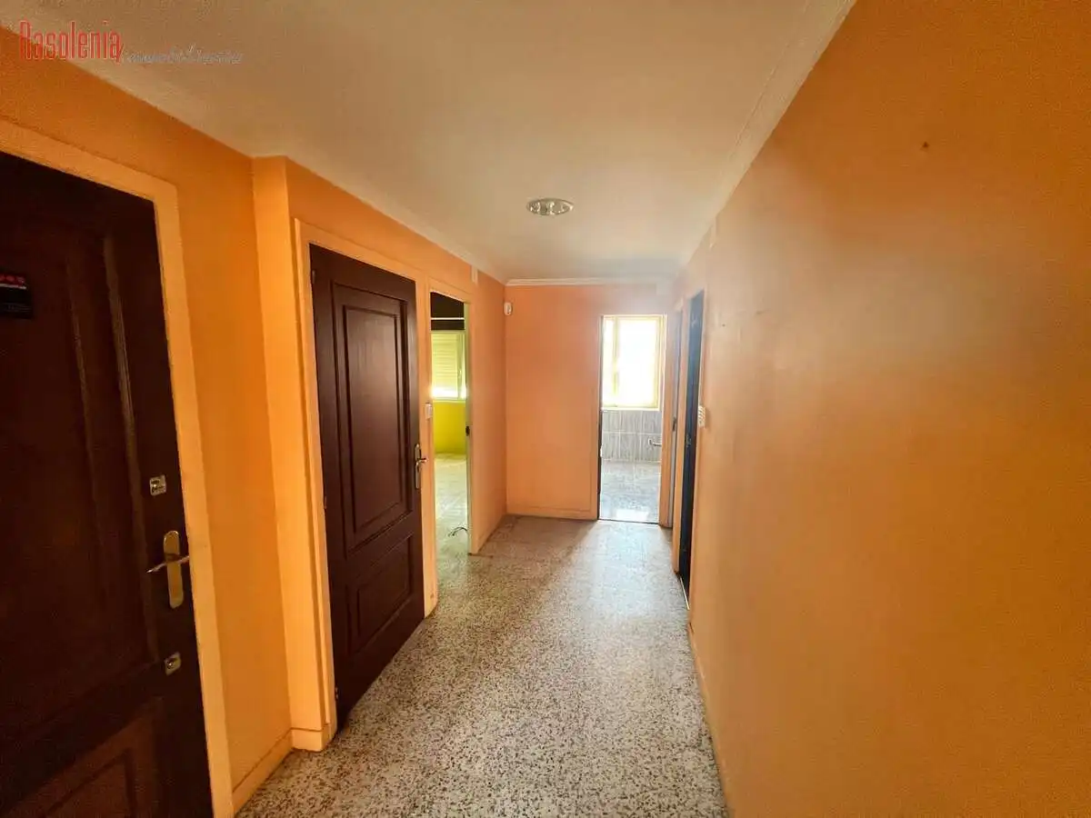 Wohnung zum Verkauf in Coristanco mit Terrasse und Abstellraum