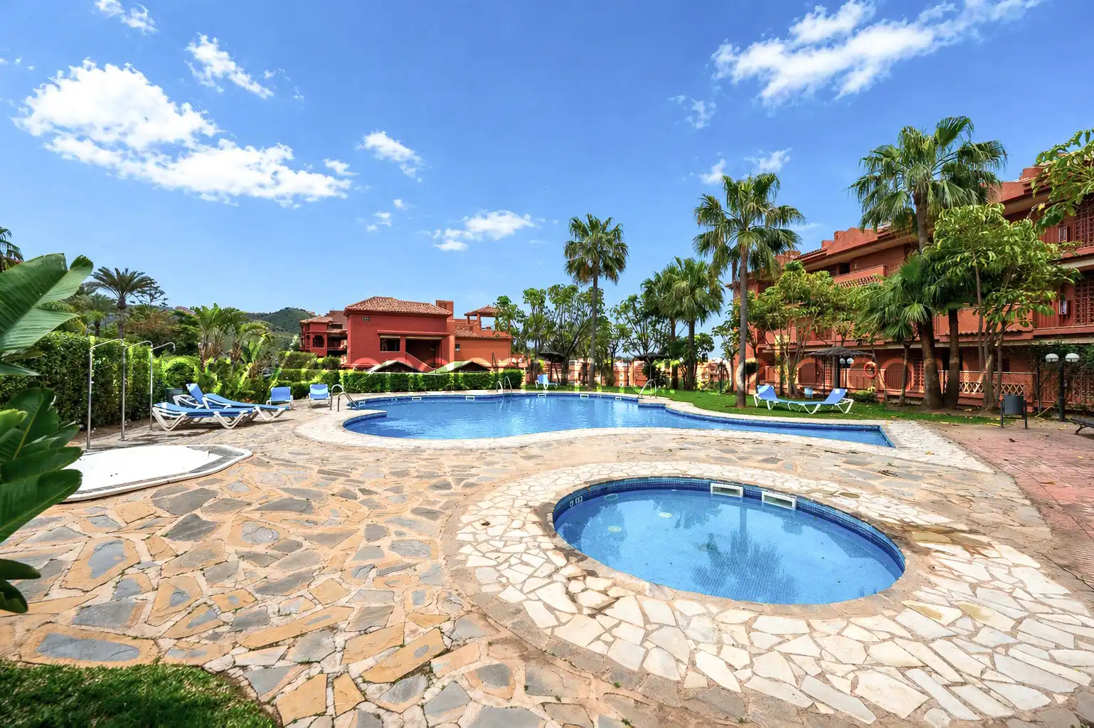 Garten von Wohnungen zum Verkauf in Marbella mit Klimaanlage, Terrasse und Möbliert