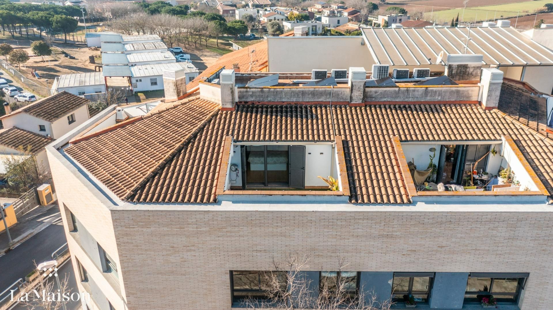 Vista exterior de Dúplex en venta en La Roca del Vallès con Aire acondicionado, Terraza y TV