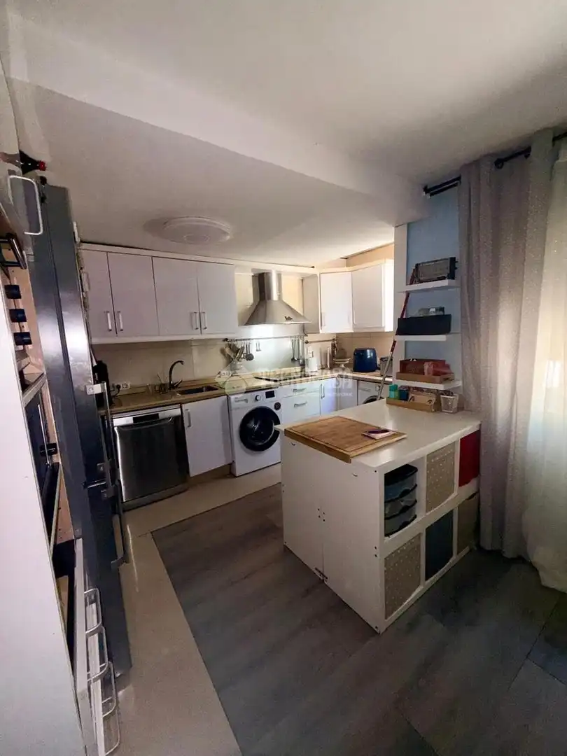 Kitchen of Flat for sale in Sevilla  with Heating