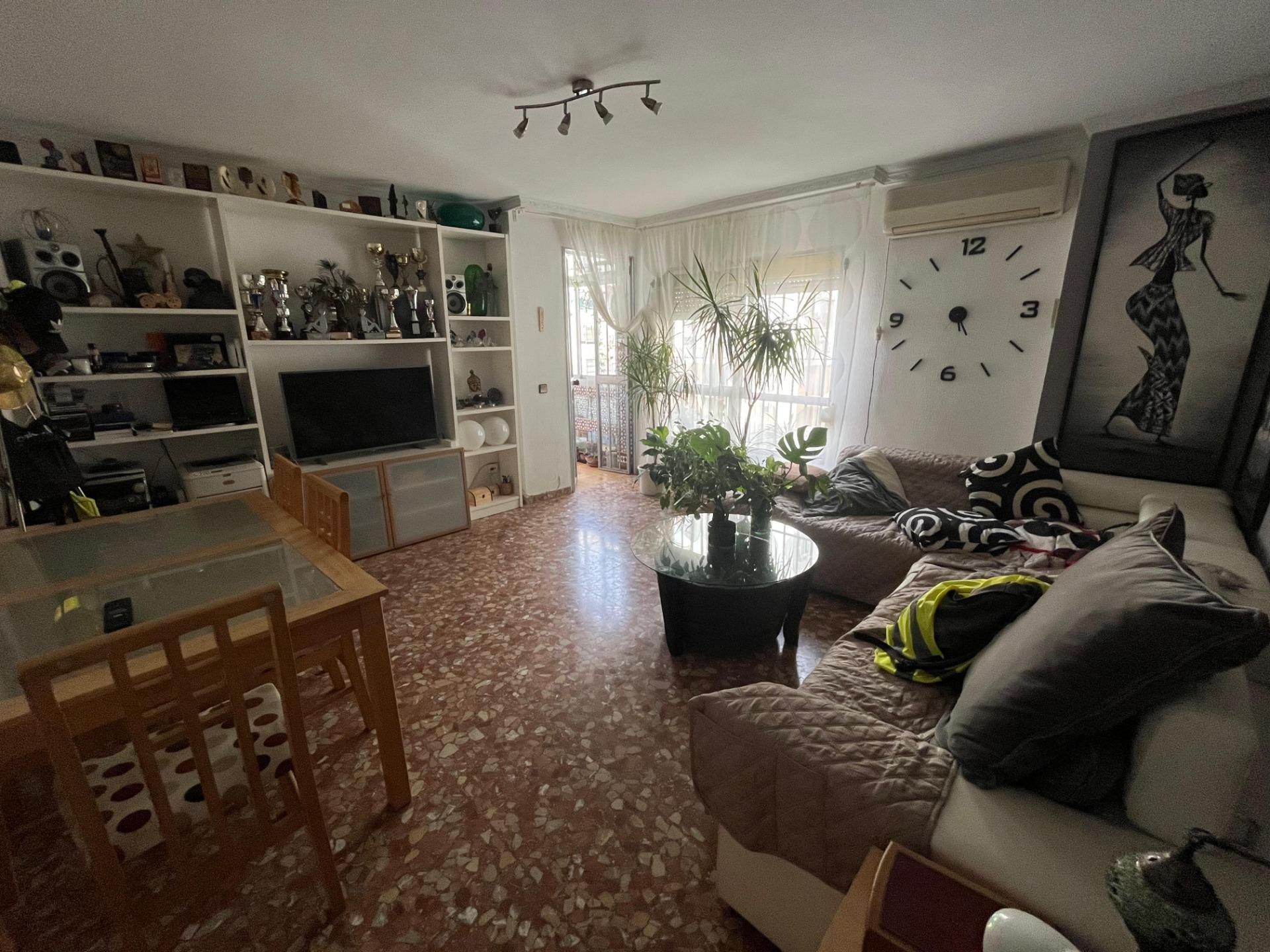 Sala de estar de Piso en venta en  Sevilla Capital con Terraza y Balcón