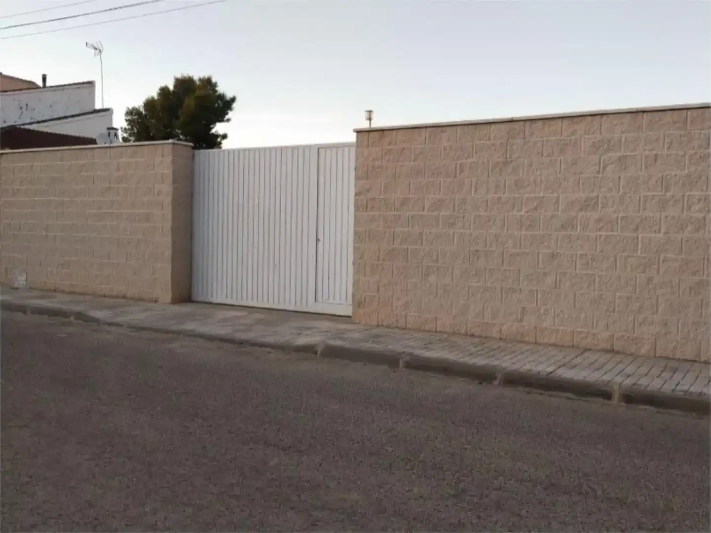 Vista exterior de Pis en venda en Orgaz amb Piscina
