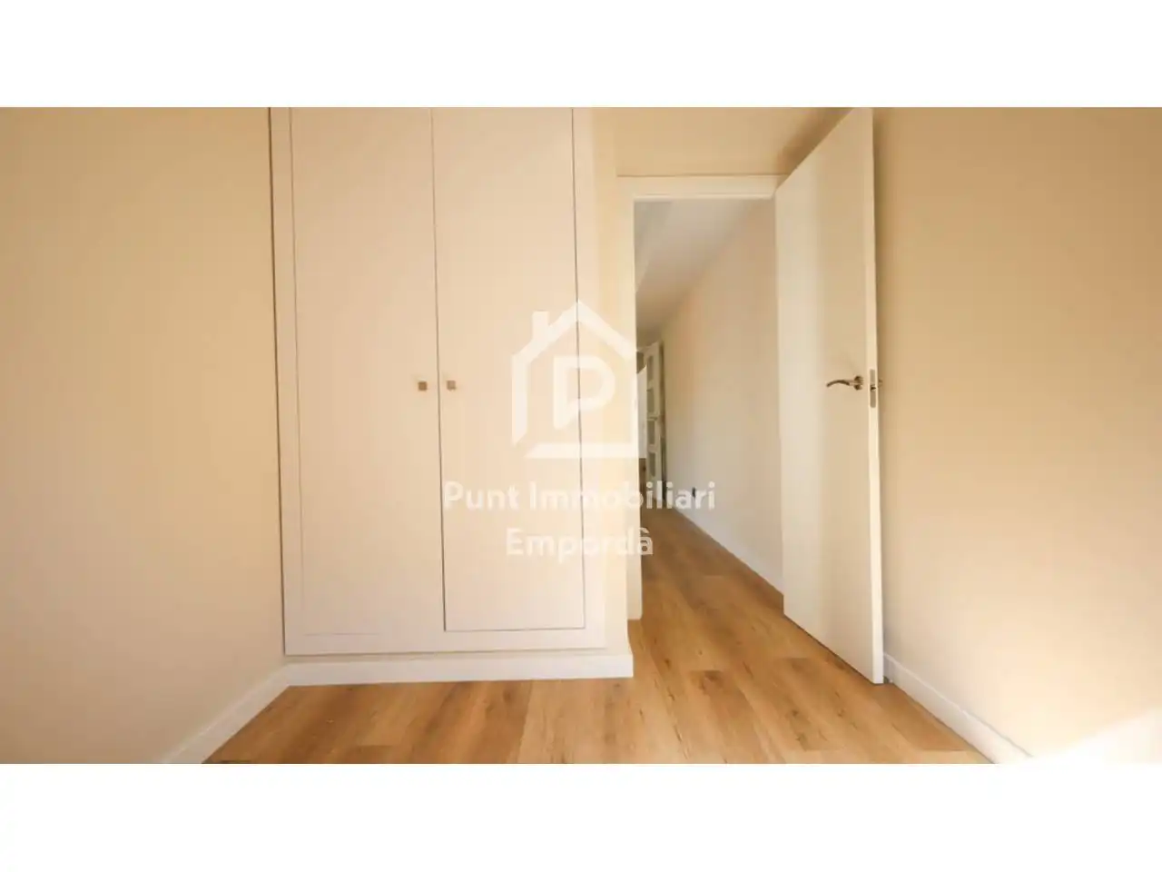 Flat for sale in Llançà  with Air Conditioner, Heating and Parquet flooring