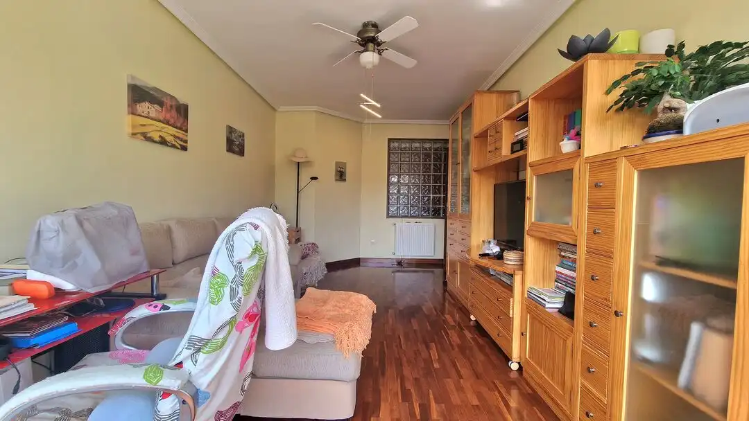 Wohnzimmer von Wohnung zum Verkauf in Urnieta mit Heizung und Abstellraum