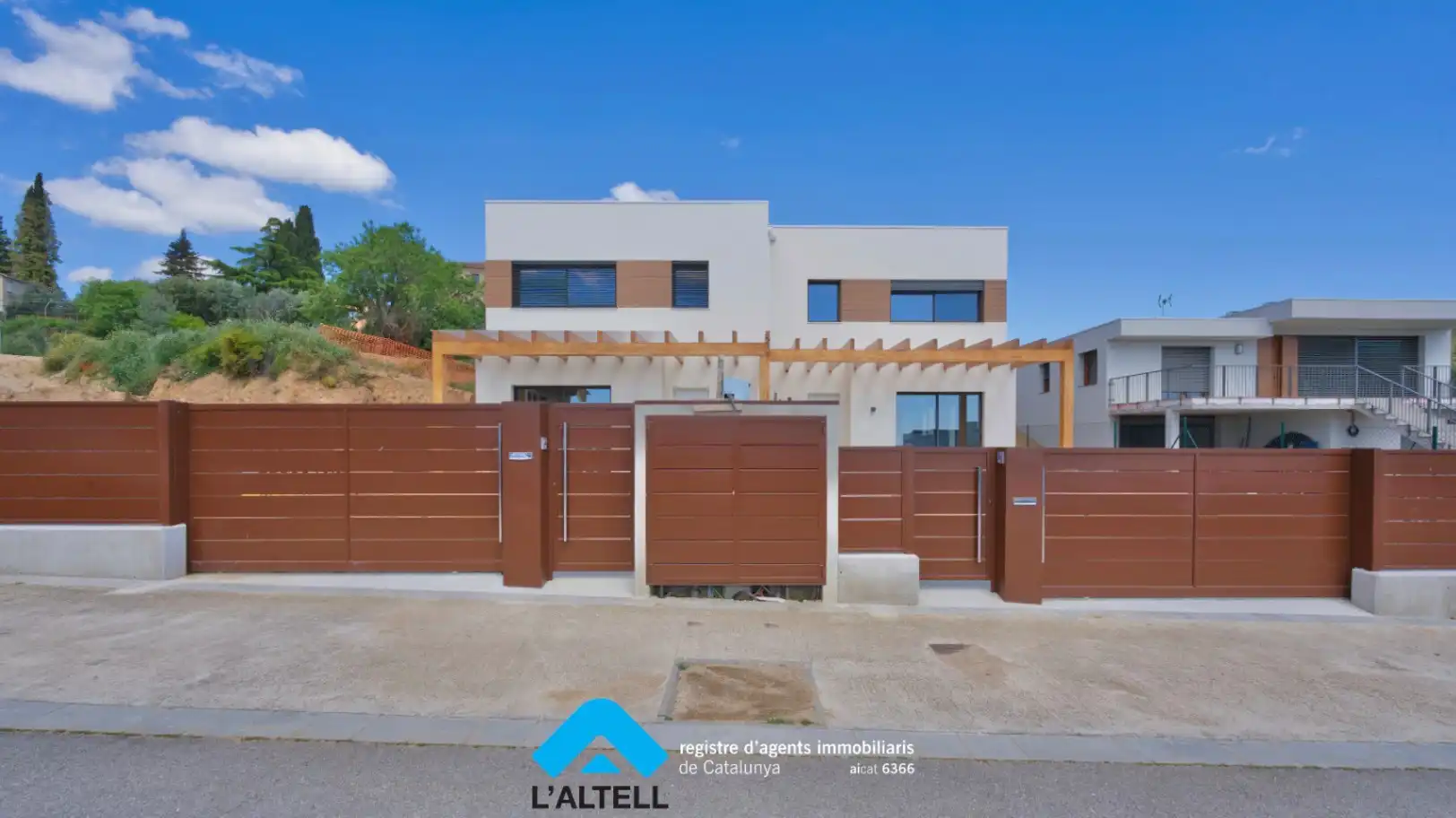 Vista exterior de Casa o xalet en venda en L'Ametlla del Vallès amb Aire condicionat, Calefacció i Jardí privat