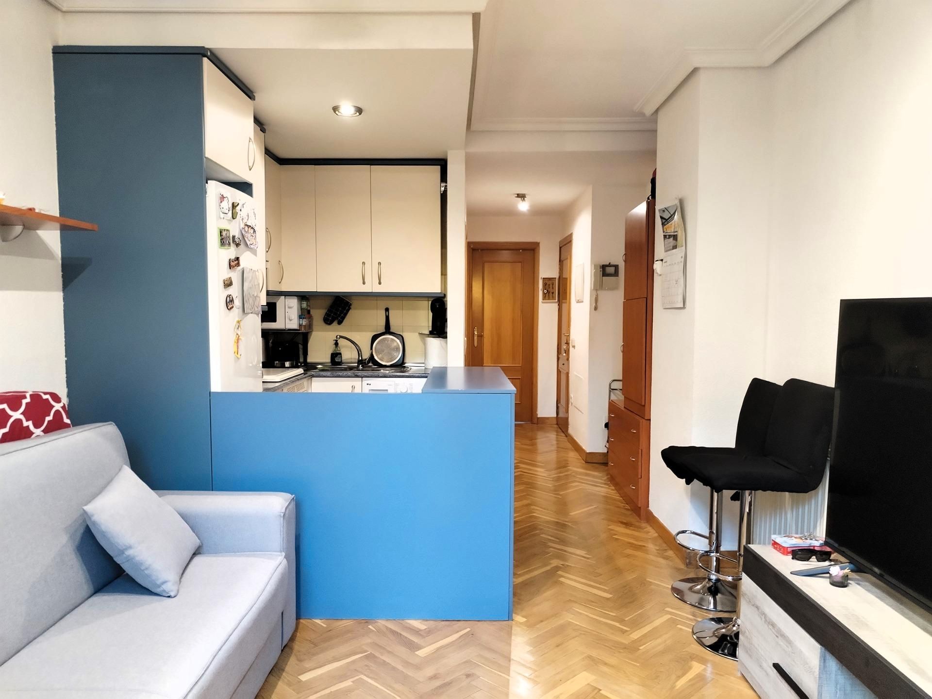 Kitchen of Apartment for sale in Velilla de San Antonio  with Heating, Parquet flooring and Oven