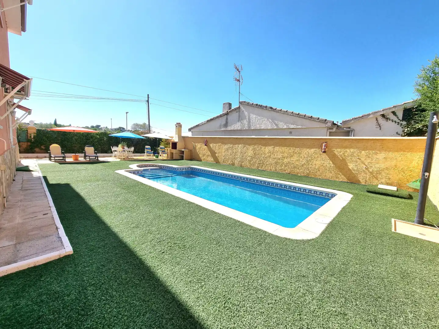 Piscina de Casa o xalet en venda en Escalona amb Aire condicionat, Jardí privat i Traster