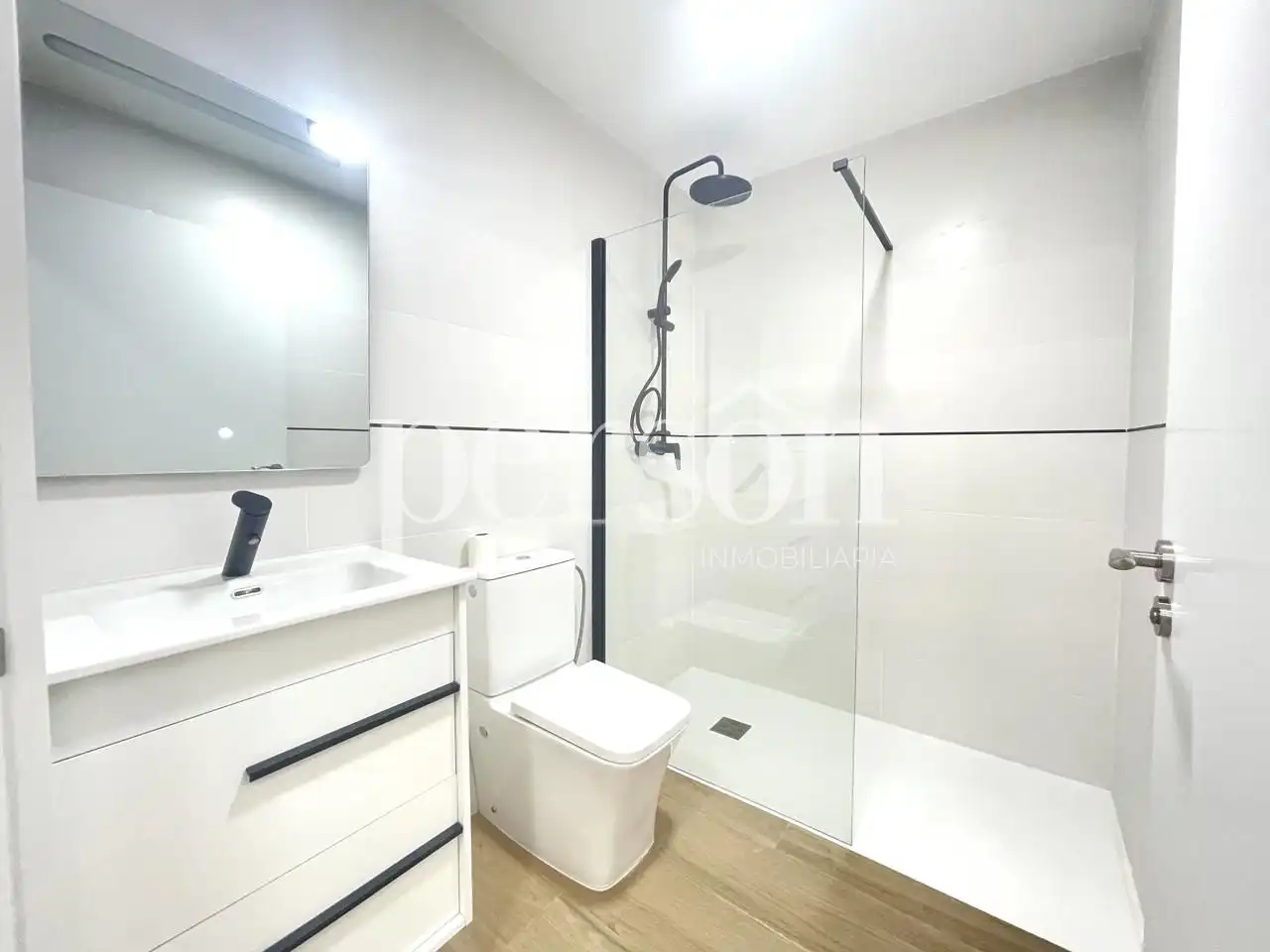 Badezimmer von Geschaftsraum zum Verkauf in Valencia mit Klimaanlage