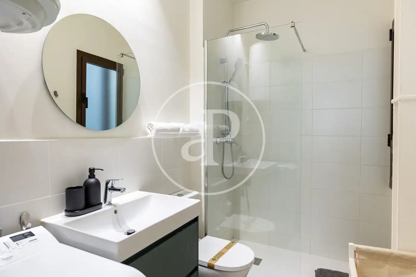 Bathroom of Flat for sale in Barcelona  with Heating and Furnished