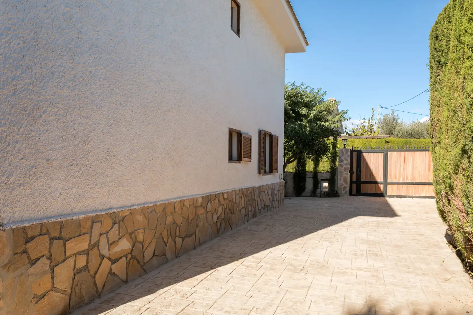 Vista exterior de Casa o xalet de lloguer en El Campello amb Aire condicionat, Calefacció i Jardí privat