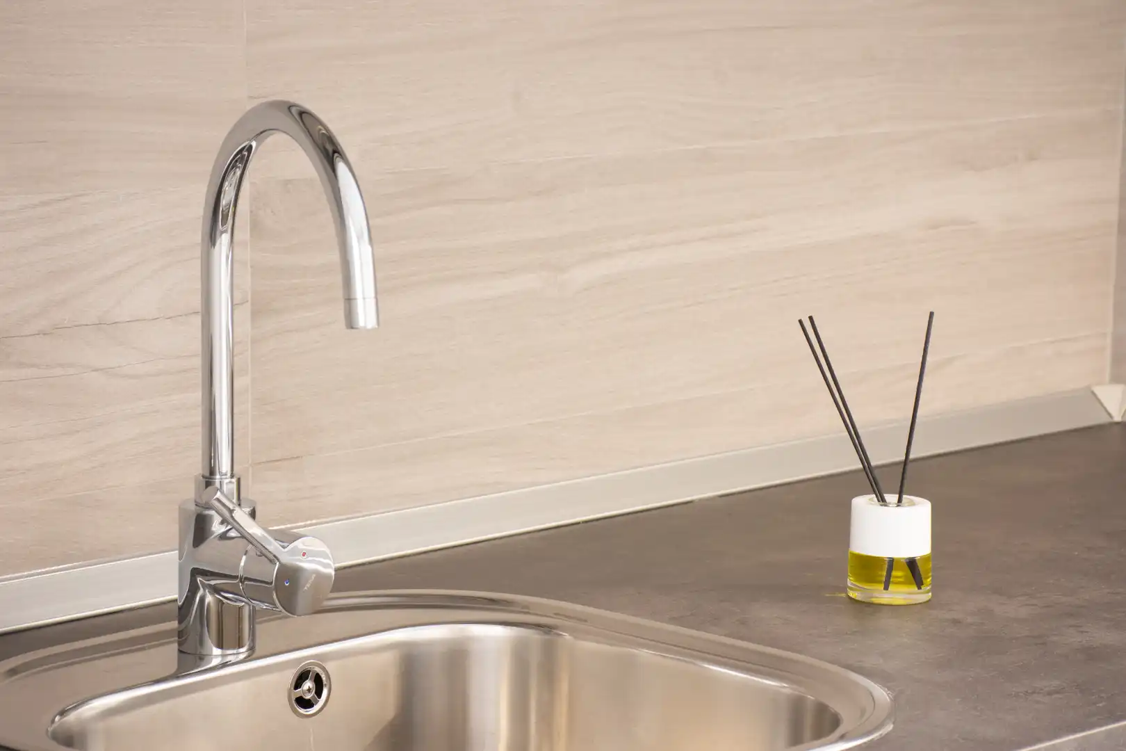 Cocina de Apartamento de alquiler en Sevilla con Aire acondicionado, Lavadora y Microondas