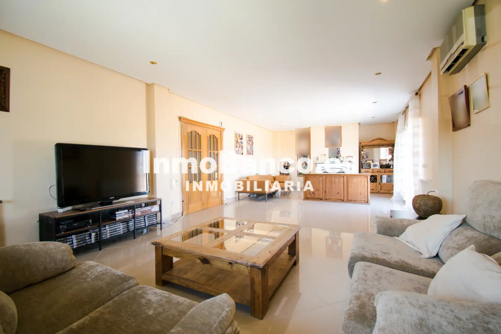 Sala de estar de Casa o chalet en venta en Chiva con Aire acondicionado, Calefacción y Jardín privado
