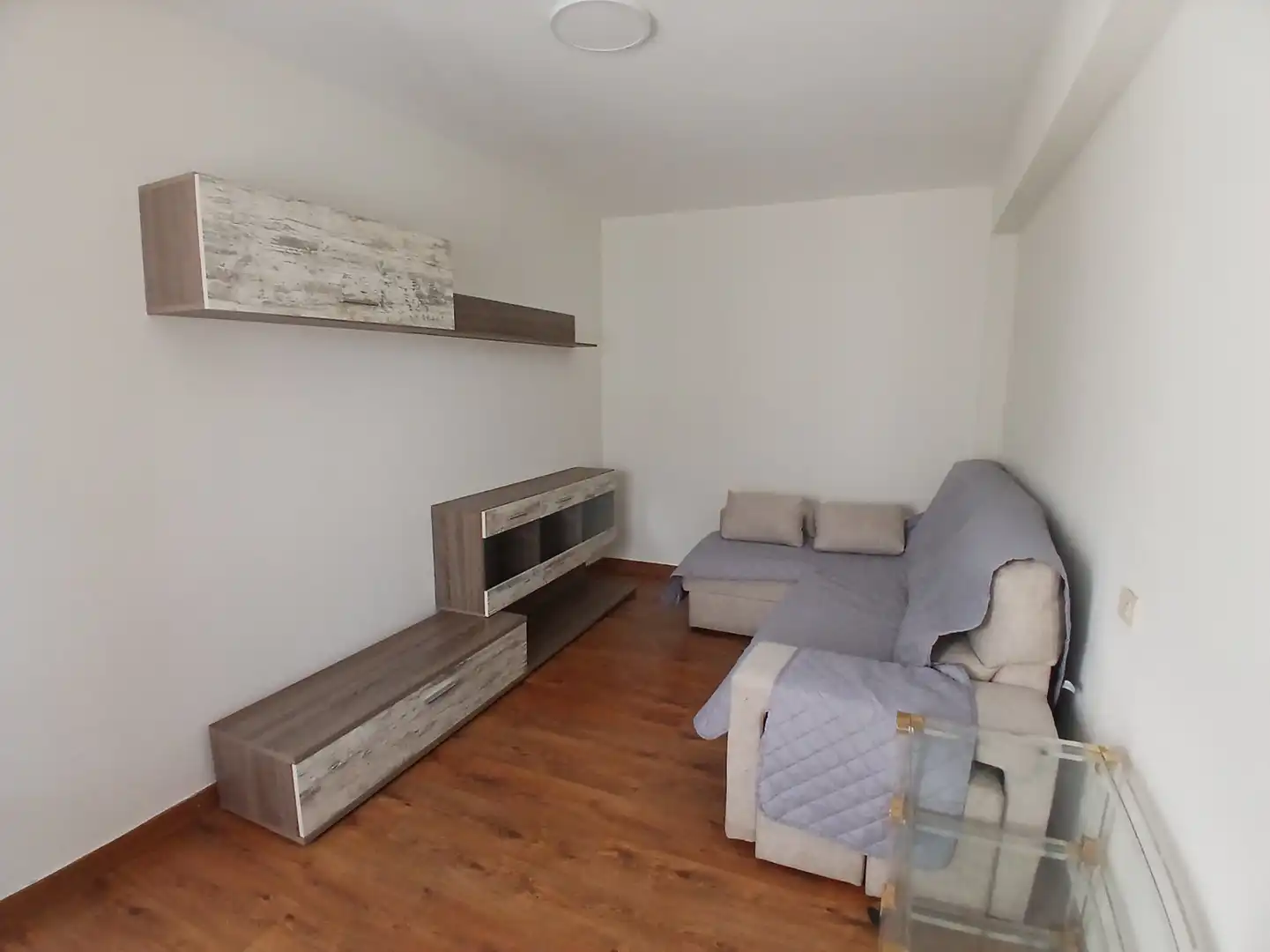 Sala de estar de Piso de alquiler en Gijón  con Calefacción, Parquet y Amueblado