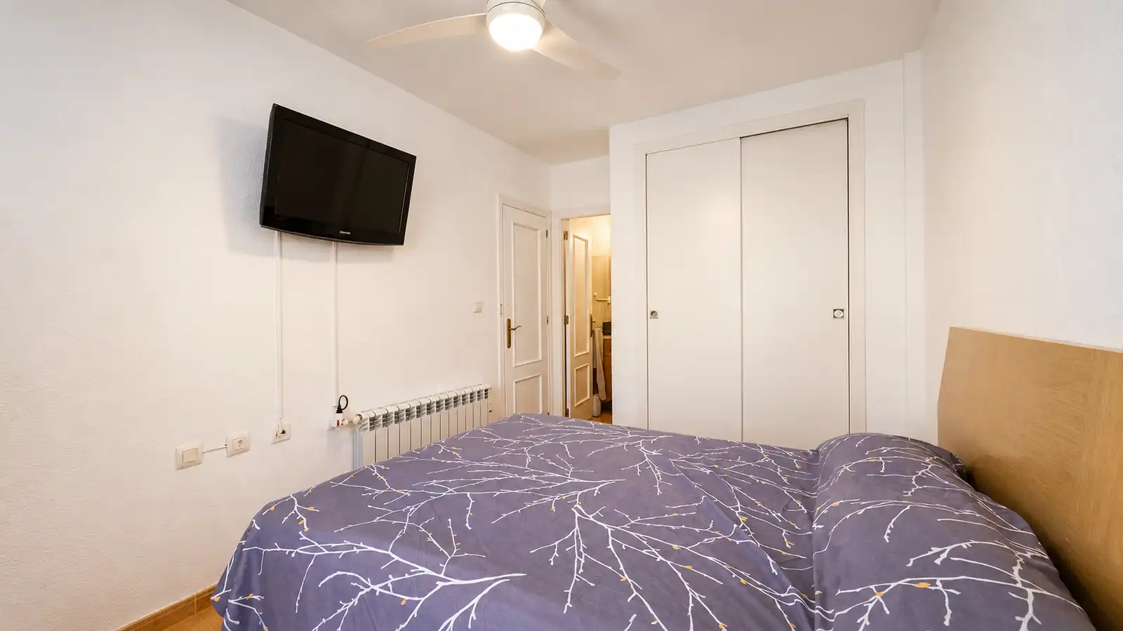 Schlafzimmer von Haus oder Chalet zum Verkauf in Santa Pola mit Klimaanlage, Heizung und Gemeinschaftspool