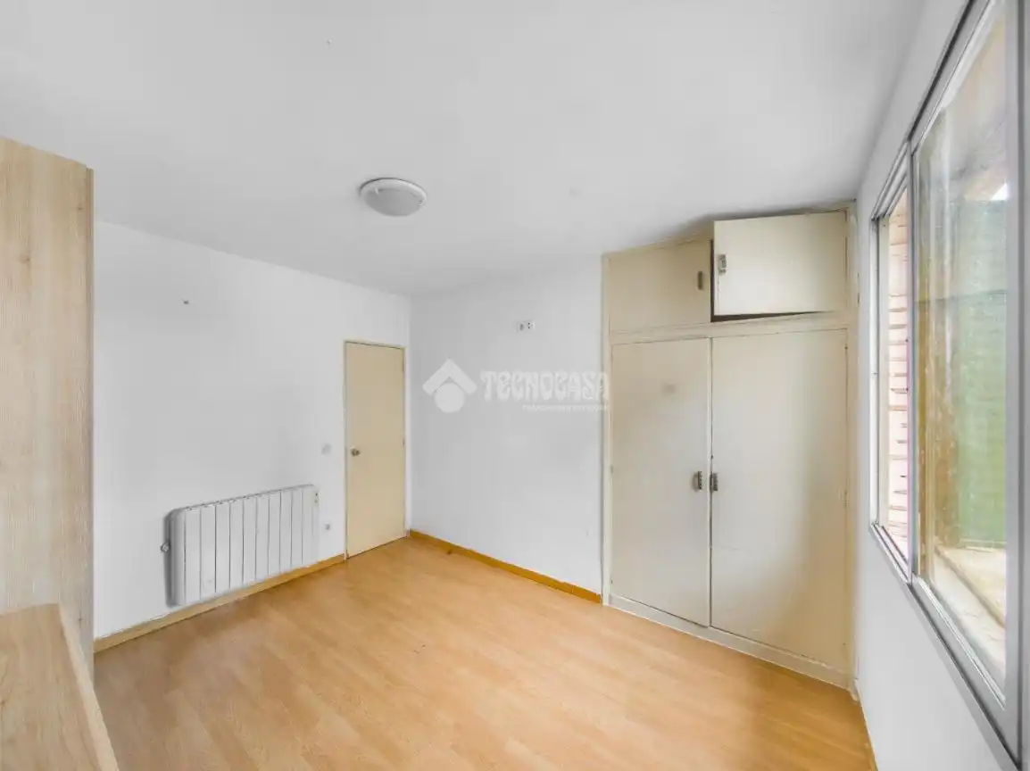 Habitación de Casa adosada en venta en Ciudad Lineal