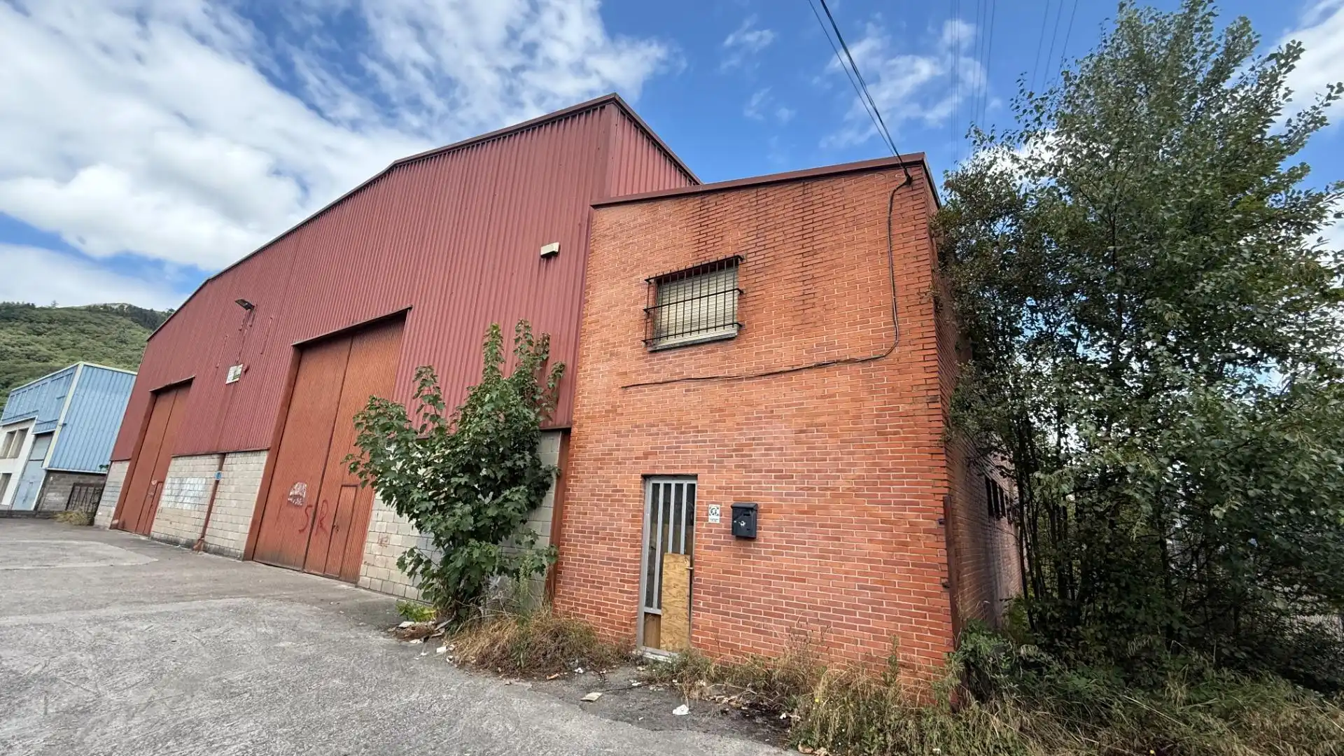 Exterior view of Industrial buildings for sale in Langreo