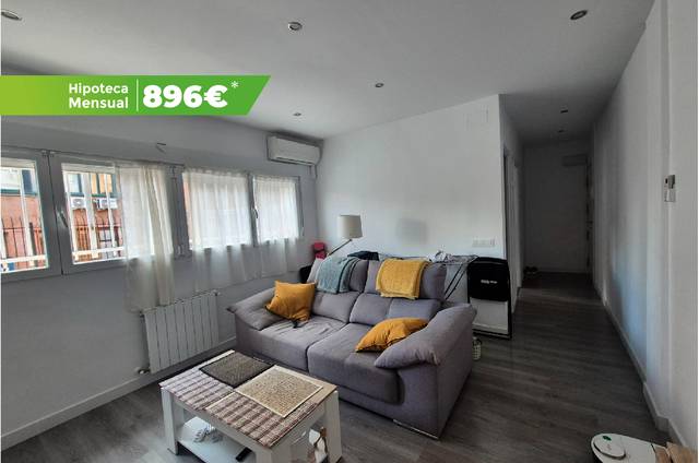 Piso en Venta en Calle de la Villa de Churriana en Canillas