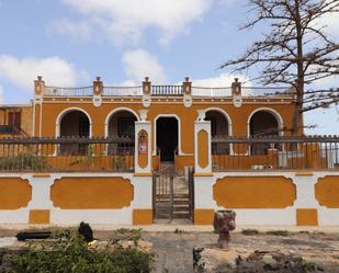 Vista exterior de Casa o xalet en venda en Teguise amb Jardí privat, Terrassa i Traster