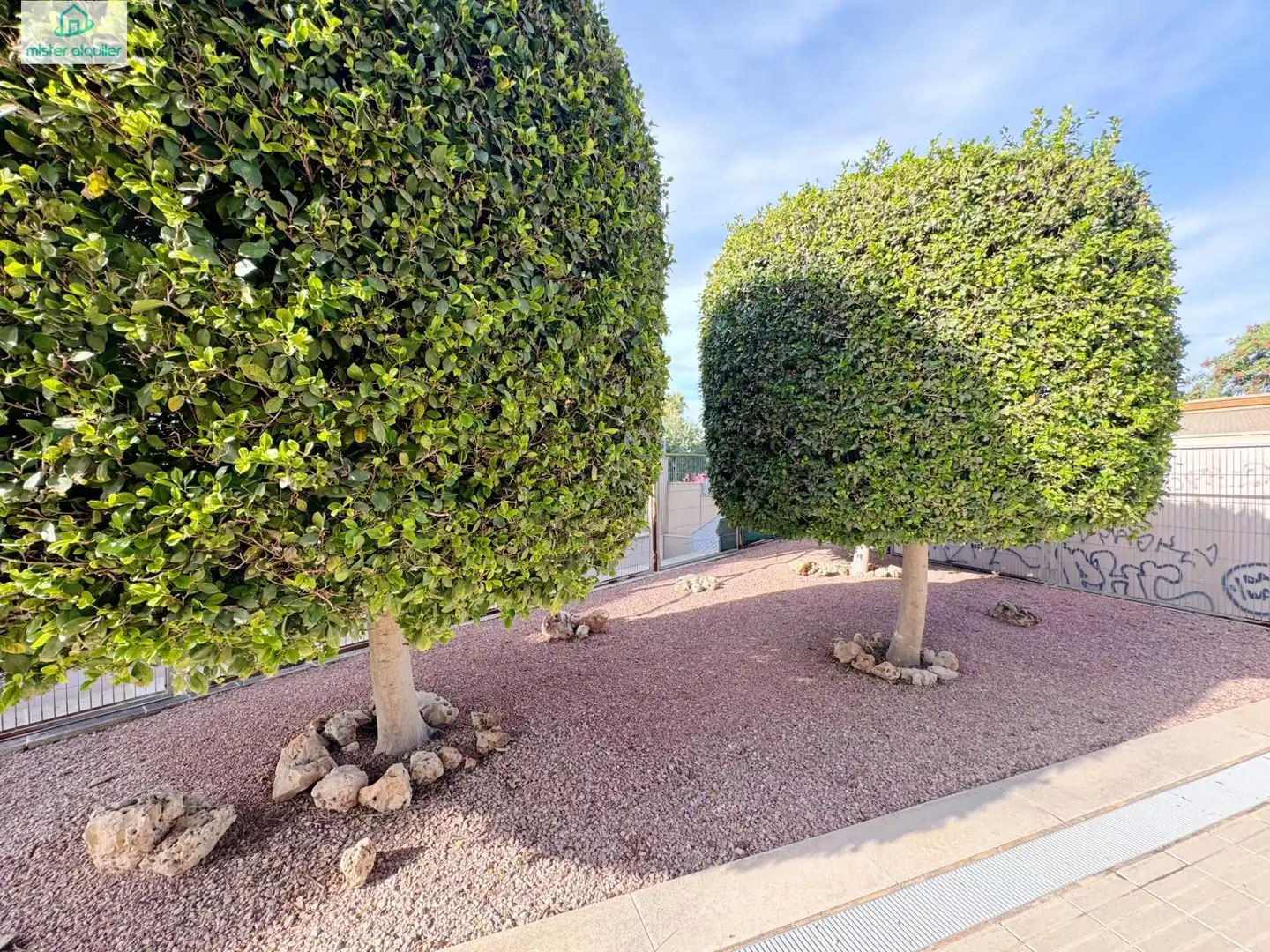 Vista exterior de Apartamento de alquiler en Sant Joan d'Alacant con Aire acondicionado, Jardín privado y Terraza
