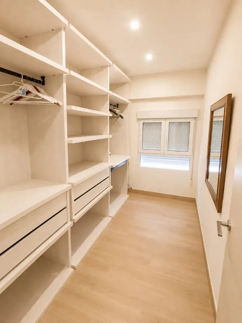 Schlafzimmer von Wohnung zur Miete in Valencia mit Klimaanlage, Terrasse und Möbliert