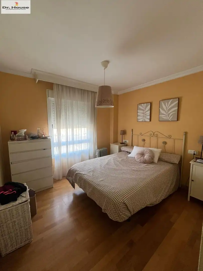 Habitación de Piso de alquiler en Málaga con Aire acondicionado, Calefacción y Parquet