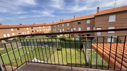 Foto 2 de Casa adosada en venda a Calle San José, Alesanco, La Rioja