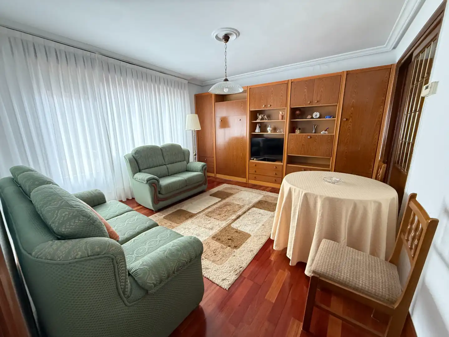 Living room of Flat for sale in Bilbao   with Heating, Terrace and Furnished