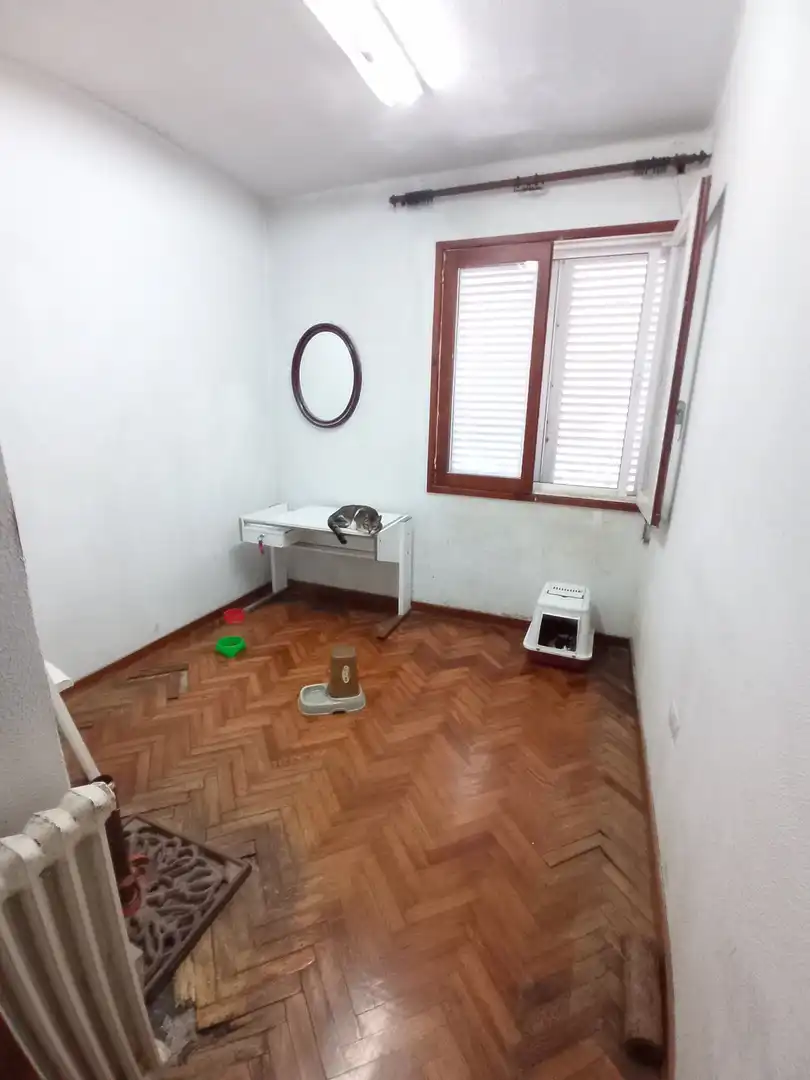 Dormitori de Casa o xalet en venda en Pontevedra Capital  amb Calefacció, Jardí privat i Parquet