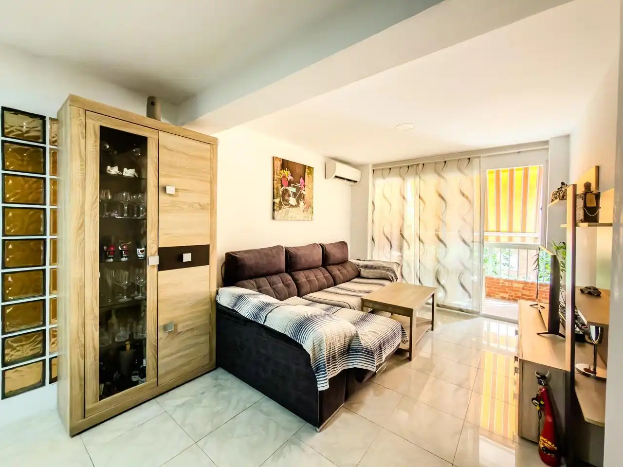Living room of Flat for sale in Canals  with Air Conditioner and Balcony