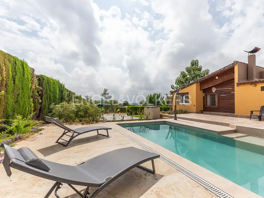 Vista exterior de Casa o chalet de alquiler en Torrent con Aire acondicionado, Calefacción y Jardín privado