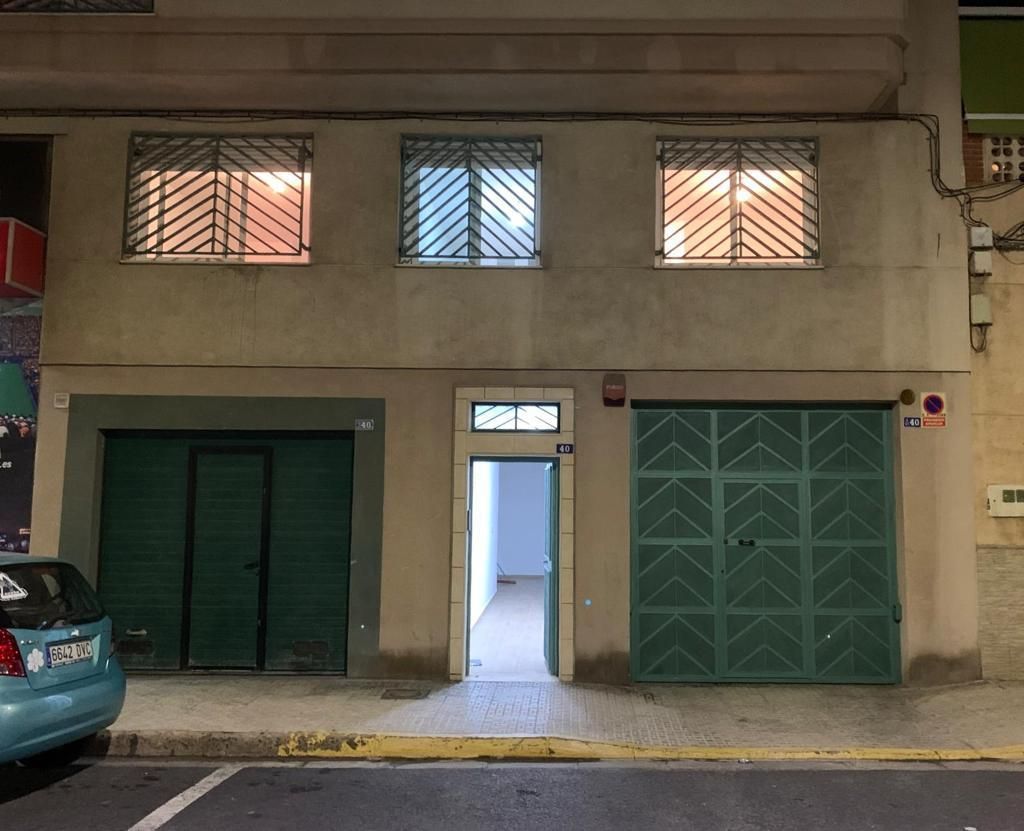 Vista exterior de Pis en venda en  Melilla Capital amb Aire condicionat