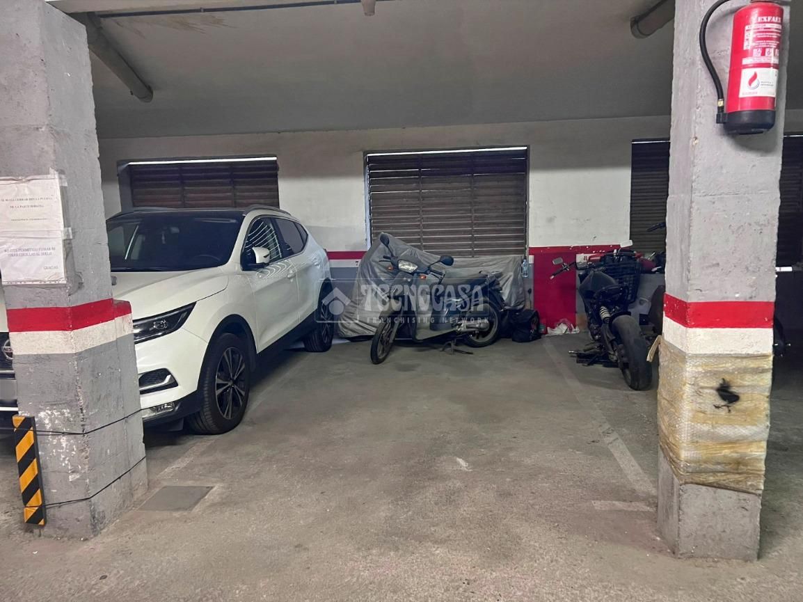 Garage for sale in El Guinardó