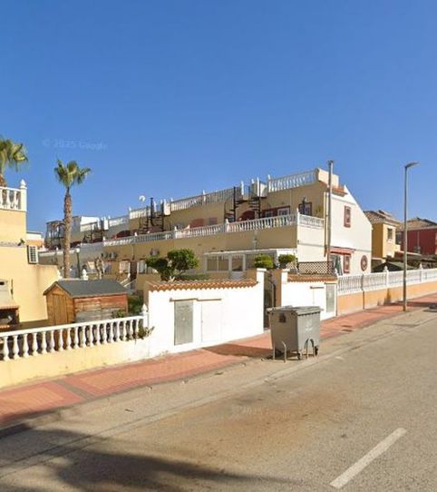 Foto 2 de Casa adosada en venta en Algorfa, Alicante