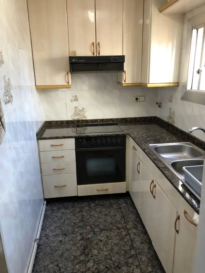 Kitchen of Houses for sale in Santa Coloma de Gramenet  with Private garden, Terrace and Storage room