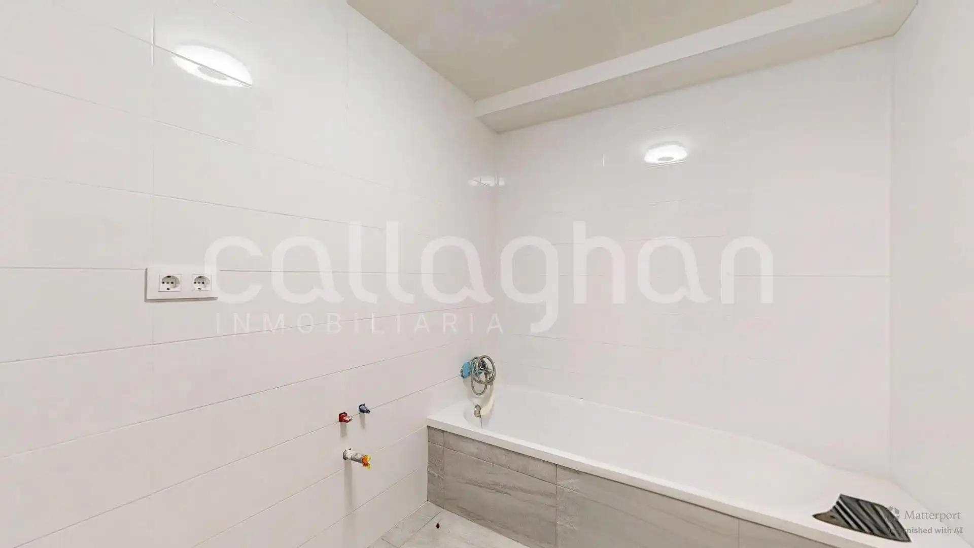 Baño de Piso en venta en Valencia con Terraza y Balcón