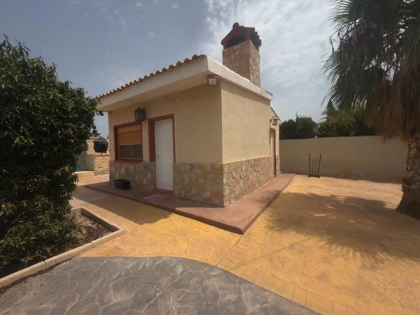 Vista exterior de Casa o xalet en venda en Alicante / Alacant amb Aire condicionat, Calefacció i Jardí privat
