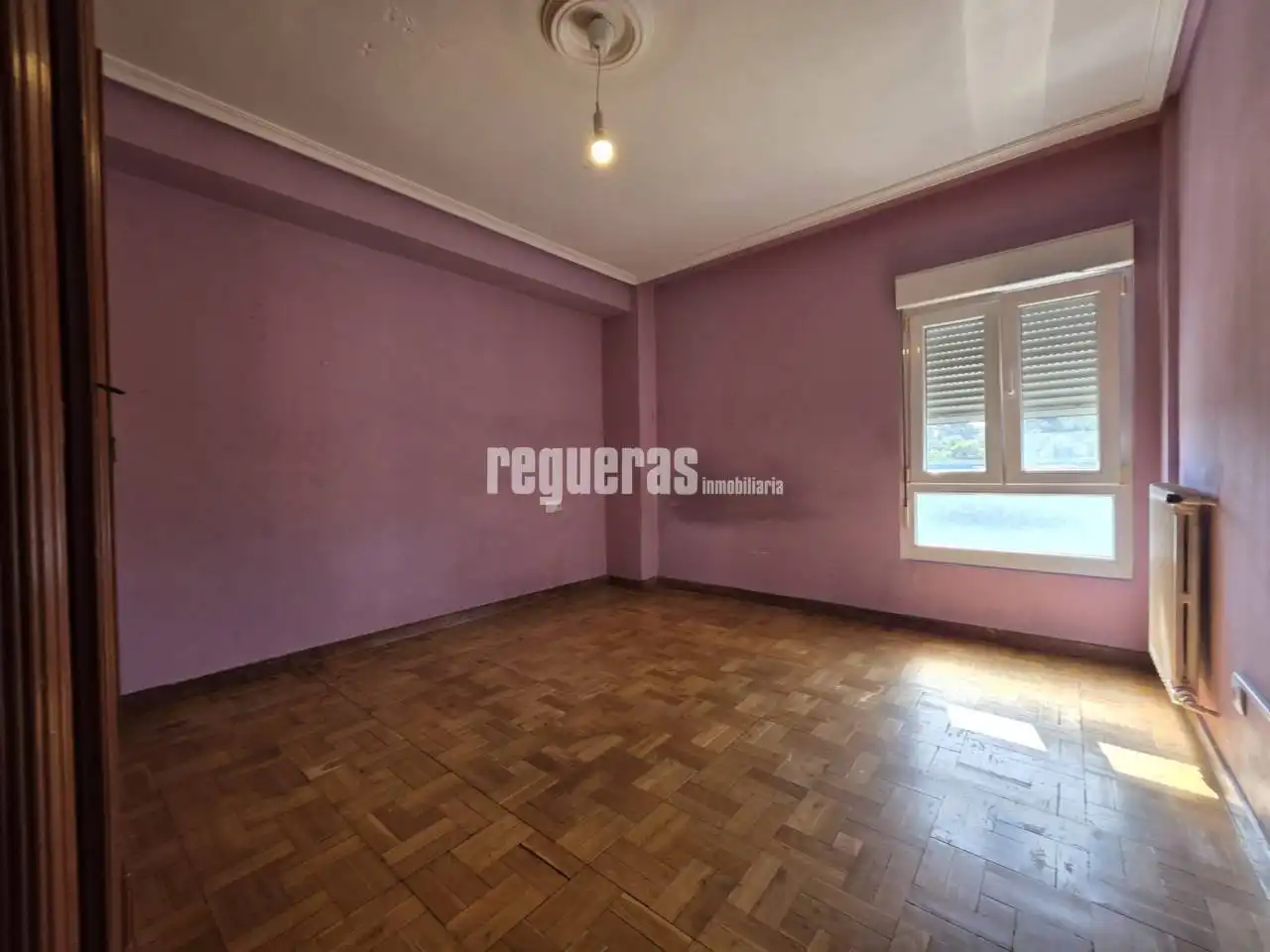 Habitación de Piso en venta en Avilés con Calefacción, Terraza y Trastero