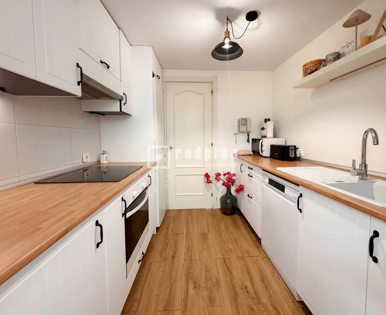 Cocina de Piso de alquiler en Málaga con Aire acondicionado, Jardín privado y Terraza