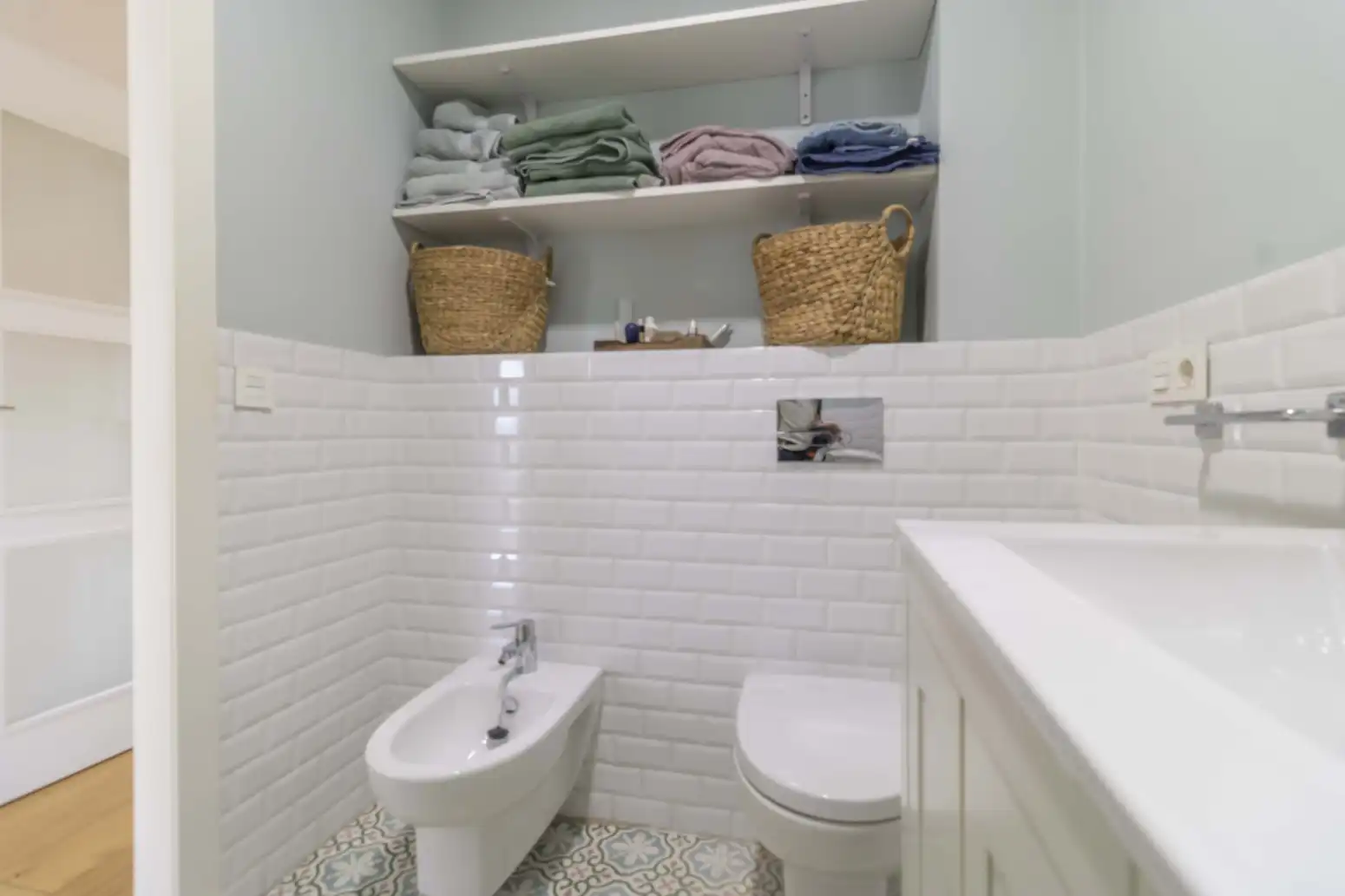 Baño de Piso en venta en Sevilla con Aire acondicionado y Balcón