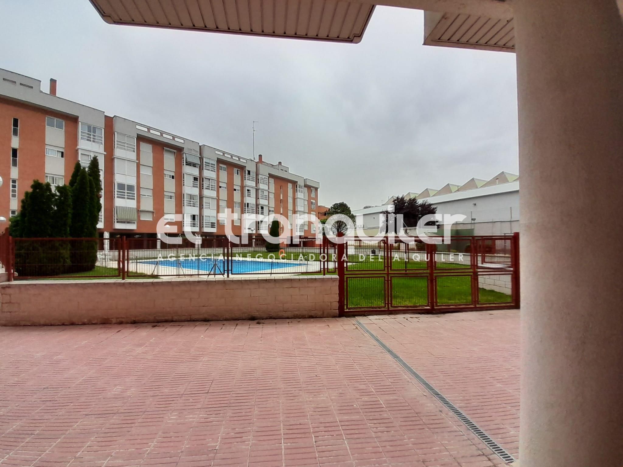 Exterior view of Flat for sale in  Madrid Capital  with Air Conditioner, Parquet flooring and Swimming Pool
