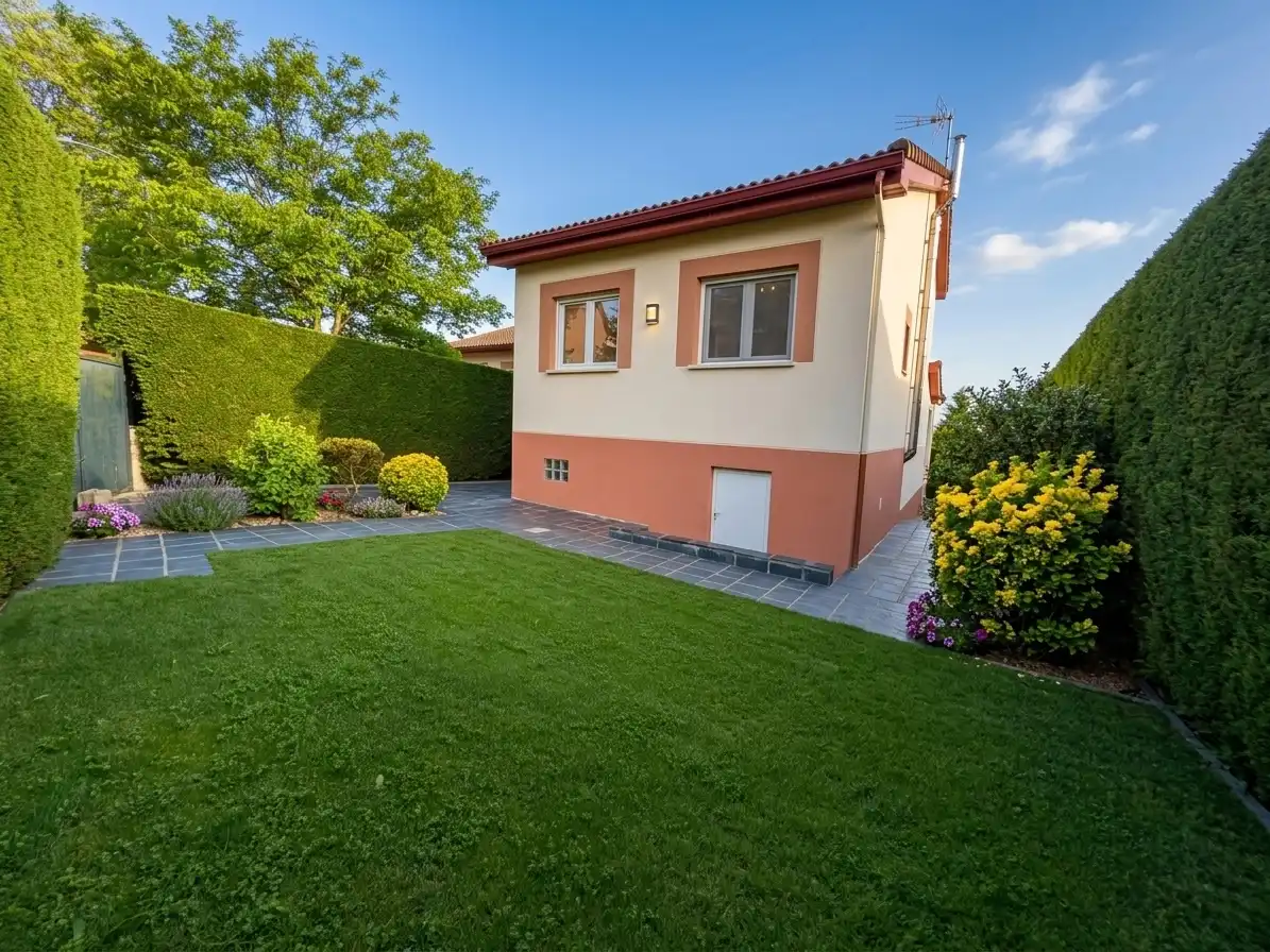 Vista exterior de Casa o xalet en venda en El Espinar amb Calefacció, Jardí privat i Terrassa