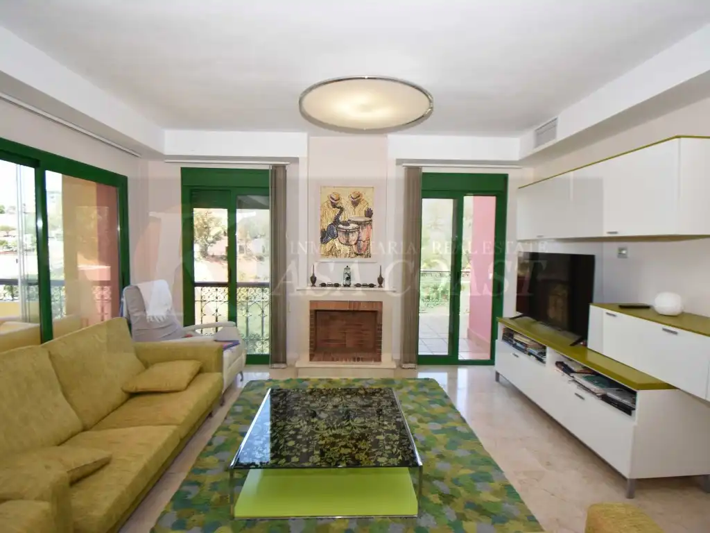 Sala de estar de Dúplex en venta en Fuengirola con Aire acondicionado, Jardín privado y Terraza
