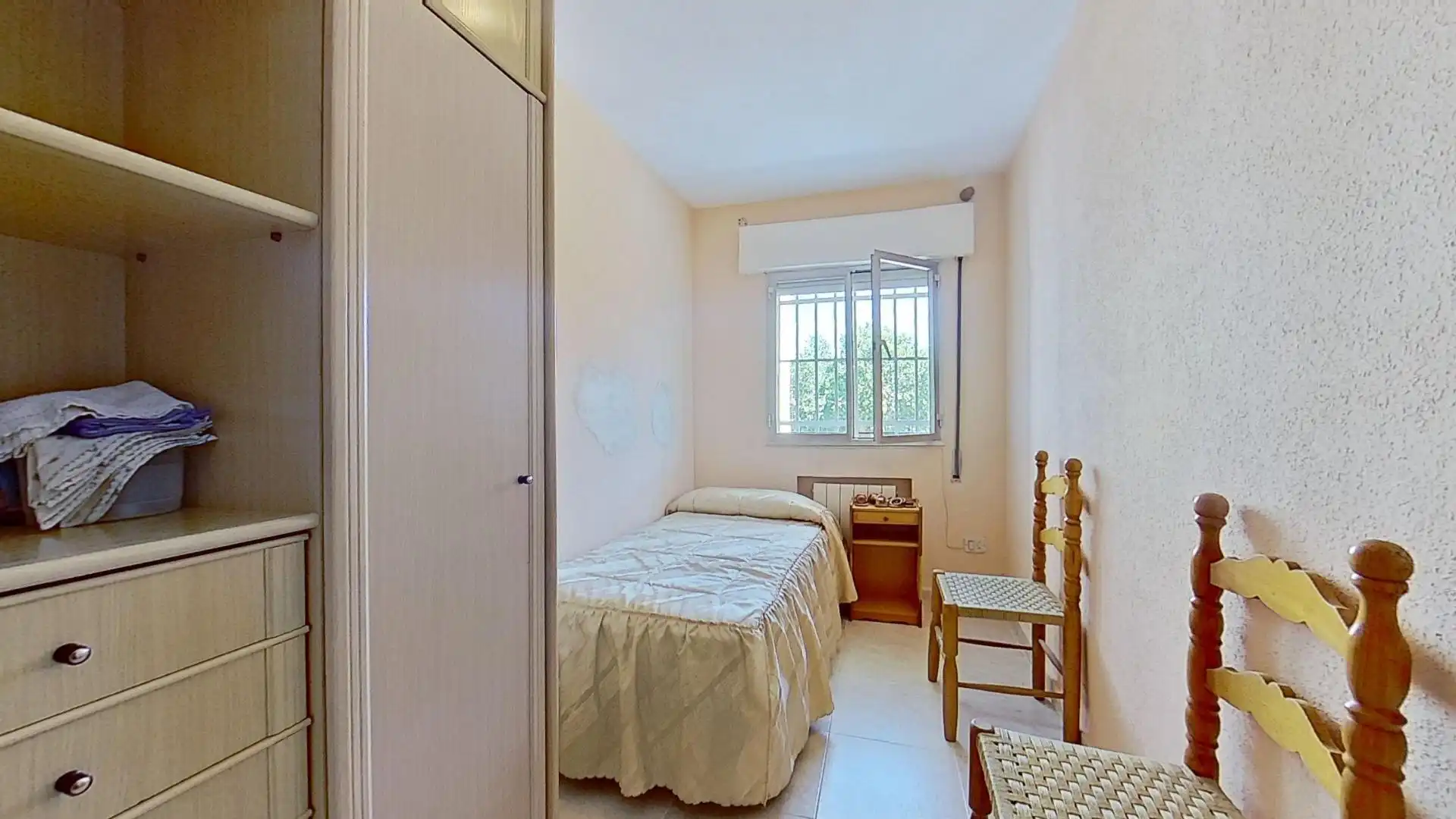 Habitación de Piso en venta en Madrid con Calefacción y Terraza