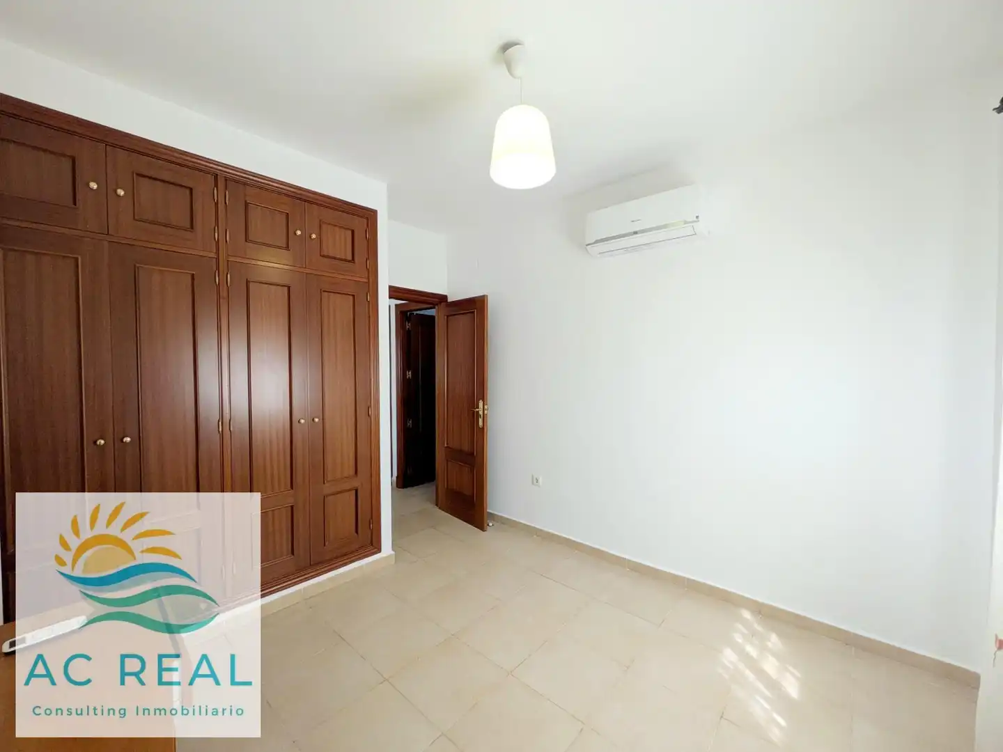 Habitación de Casa adosada en venta en Ayamonte con Aire acondicionado, Jardín privado y Terraza