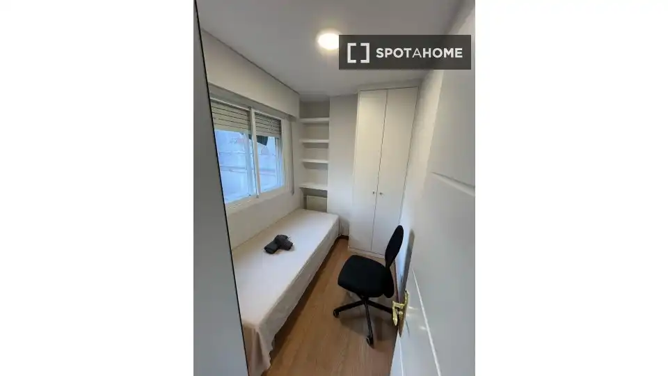 Habitación en Almenara -Ventilla