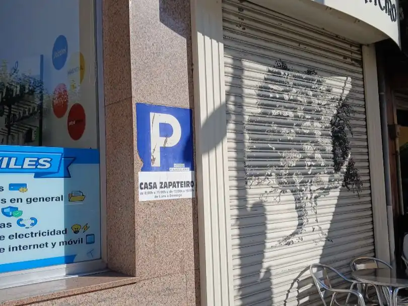 Aparcament de Local en venda en Ordes