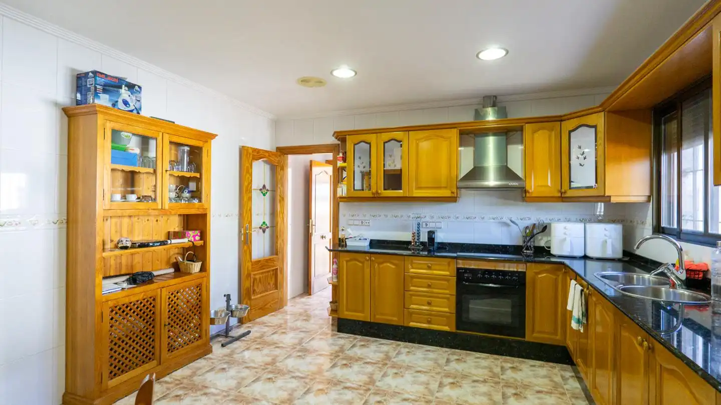 Cocina de Casa o chalet en venta en Crevillent con Aire acondicionado, Jardín privado y Terraza
